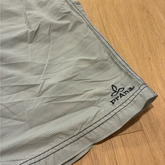 Prana Men's 9” Board Shorts (34 waist). Excellent cond, NEVER WORN IN WATER. - Picture 2 of 5